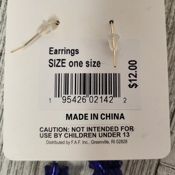 Bow Holiday Earrings - Picture 7 of 9